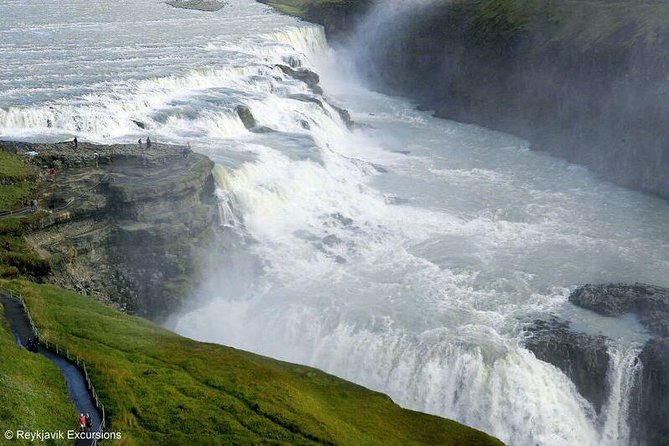 Golden Circle and Fontana Geothermal Spa Day Trip from Reykjavik - How the guides shape the day