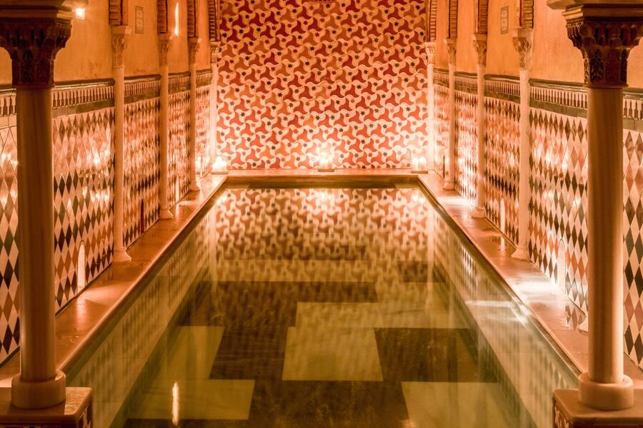 Granada: Hammam Al Ándalus with Massage - Timing your visit in Granada