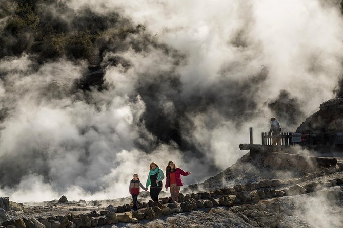 Hell's Gate Geothermal Walk - Walking through bubbling mud and steaming vents