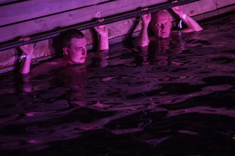 Helsinki: Finnish Ice Swimming & Sauna Training Experience - Who should book this experience