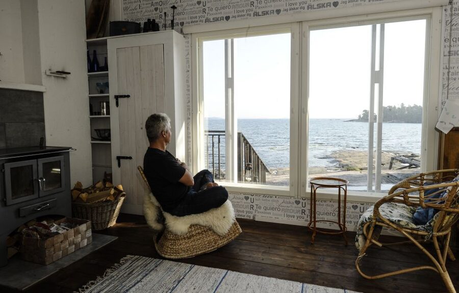 Helsinki: RIB Tour to Local's Cottage with BBQ and Sauna - A nature walk with berries, mushrooms, and open water