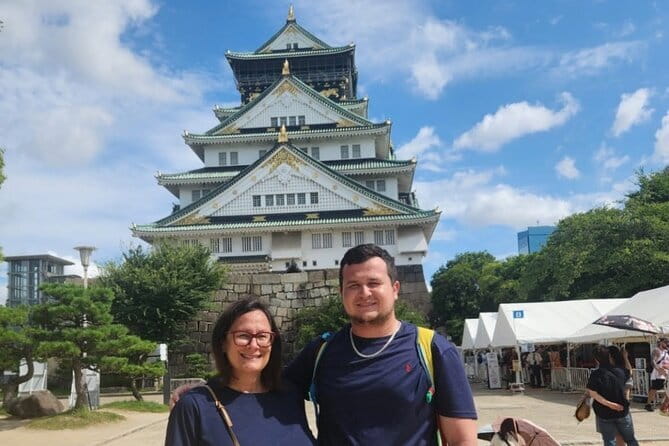 Himeji Castle, Arima Onsen & Mt. Rokko: 1-Day Bus Tour from Osaka - A short stop at Karoyashikiato Park