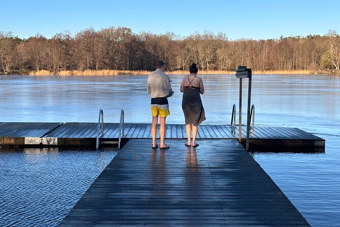 Icebathing and Sauna, Forest Hike and Fireplace Lunch - Private - An easy hike with spring water and lakeside fika