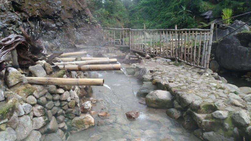 Jakarta: Volcano, Suspension Bridge, and Hot Spring Tour - Kawah Putih: a strange and beautiful first stop