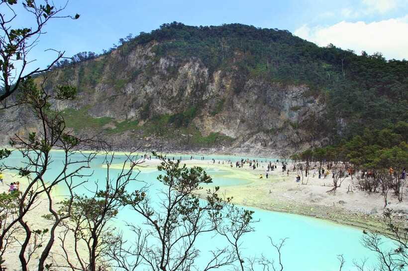Jakarta: Volcano, Suspension Bridge, and Hot Spring Tour - Who will enjoy this day trip most