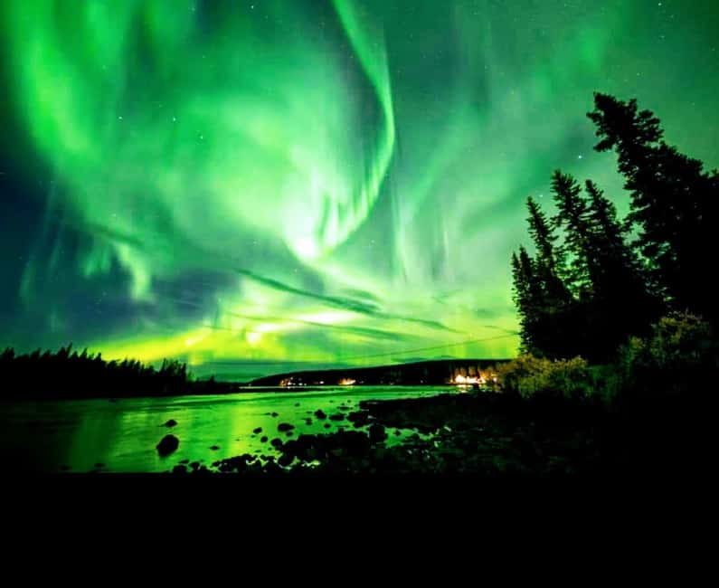 Kiruna: Overnight Snowmobile Tour with Dinner and Sauna - Dinner made with local village produce