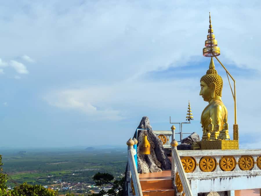 Ko Lanta: Private Tiger Cave, Hot Spring & Emerald Pool Tour - The driver makes a difference