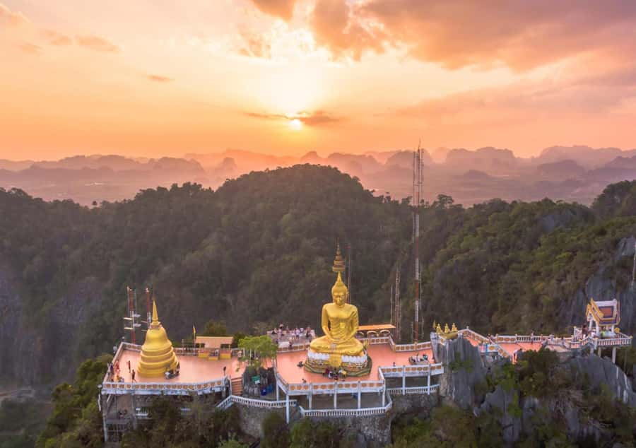 Ko Lanta: Private Tiger Cave, Hot Spring & Emerald Pool Tour - Tiger Cave Temple and its 1,237 steps
