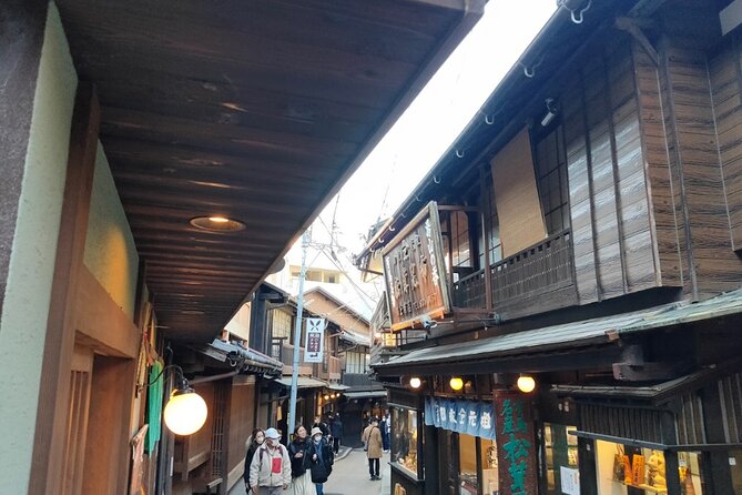 Kobe Guided Tour Including Port Area and Arima Onsen Town - Food, confectionery, and the pleasure of small explanations
