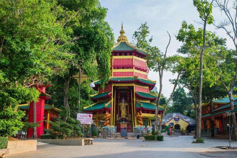 Krabi: Emerald Pool, Hot Springs & Krabi Town Day Tour - A forest day away from Krabi’s beaches