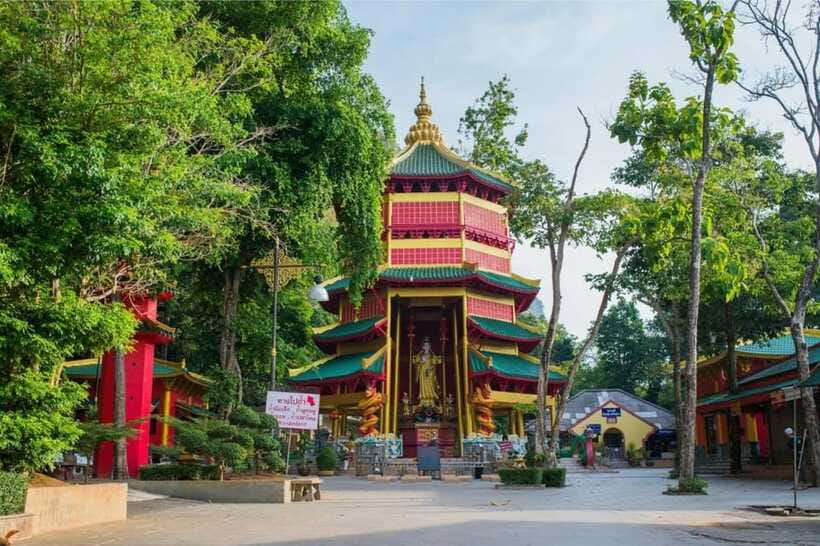 Krabi: Emerald Pool, Hot Springs & Krabi Town Day Tour - What the $55 price really covers