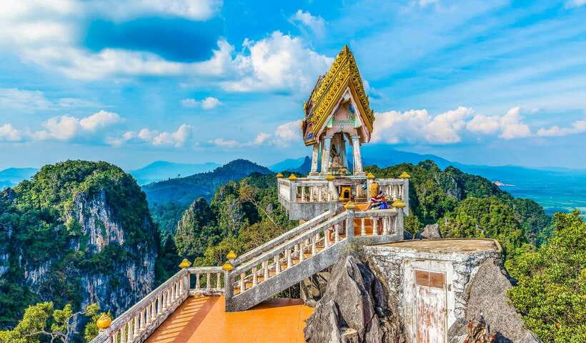Krabi: Tiger Cave Temple, Emerald Pool and Hot Springs Tour - How good guiding changes the day