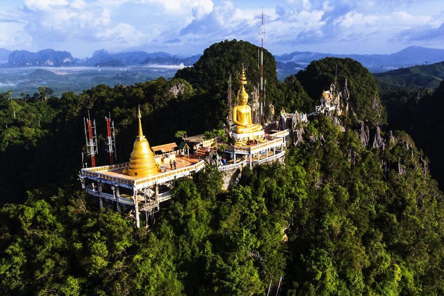 Krabi: Tiger Temple, Hot Springs & Crystal Pool Jungle Tour - Guides, timing, and the feel of the day