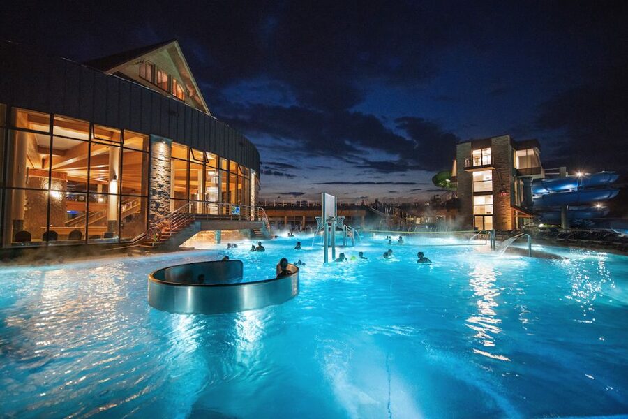 Krakow: Chocholowskie Baths with Ticket and Transportation - The 95-minute ride from Krakow to the Tatra foothills