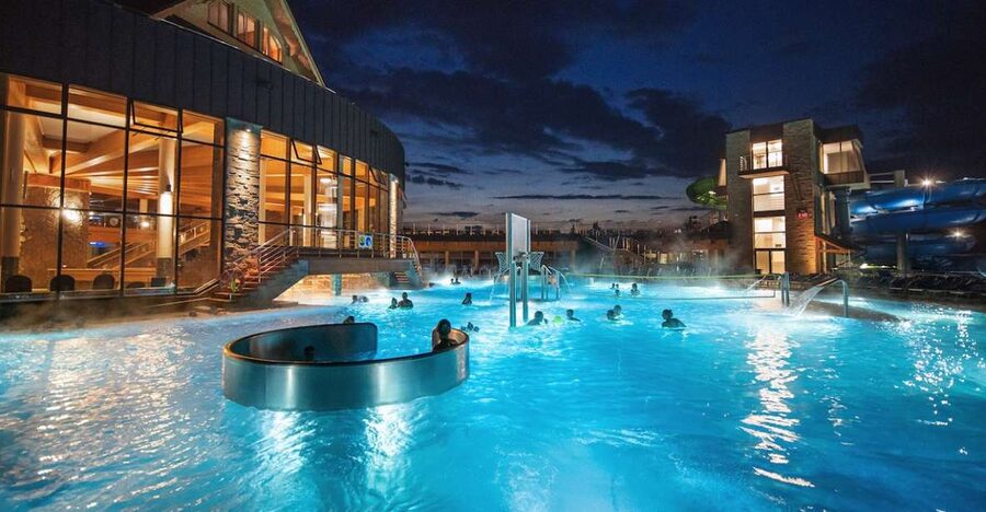 Krakow: Chocholowskie Baths with Ticket and Transportation - Tatra views and the Zakopane connection