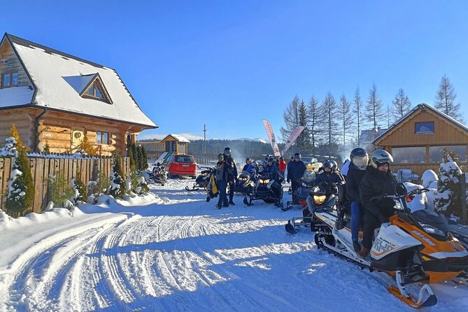Krakow to Zakopane: Snowmobiles, Hot Springs and Tasting Fun Tour - Bonfire food with a highlander flavor