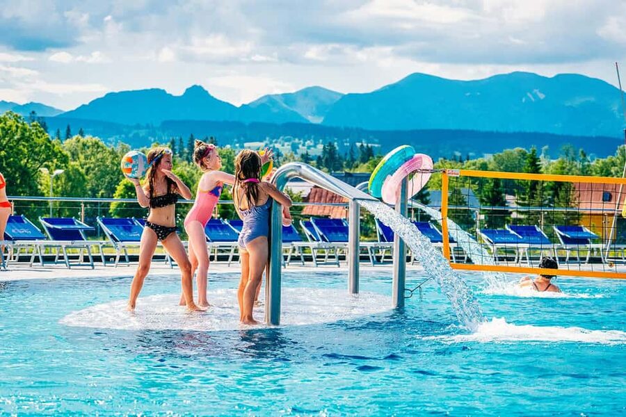 Krakow: Zakopane and Thermal Pools Tour with Hotel Pickup - What the guide adds