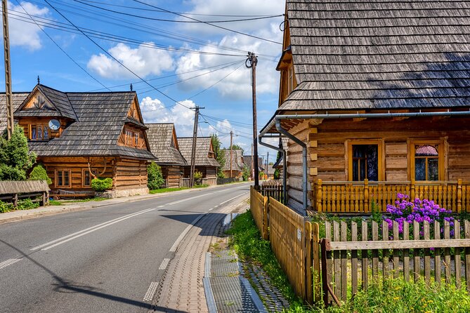 Krakow Zakopane Cable Car Vodka Cheese and Hot Springs Tour - Chochołów and the old wooden homes