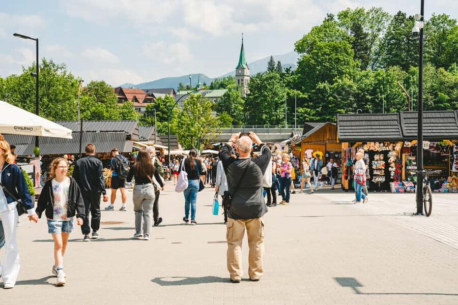 Krakow: Zakopane, Gubałówka, and Thermal Baths Day Trip - Guides, communication, and transport