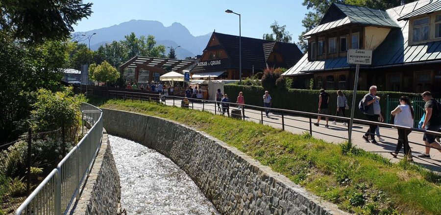 Krakow: Zakopane, Gubałówka & Thermal Baths – Full-Day Tour - Should you book the Zakopane and thermal baths tour?
