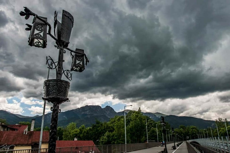 Krakow: Zakopane & Hot Springs Shared Trip - Two hours along Krupowki Street