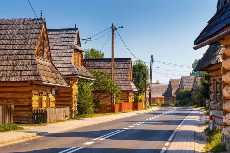 Krakow: Zakopane & Hot Springs Shared Trip - Chocholow’s wooden village character