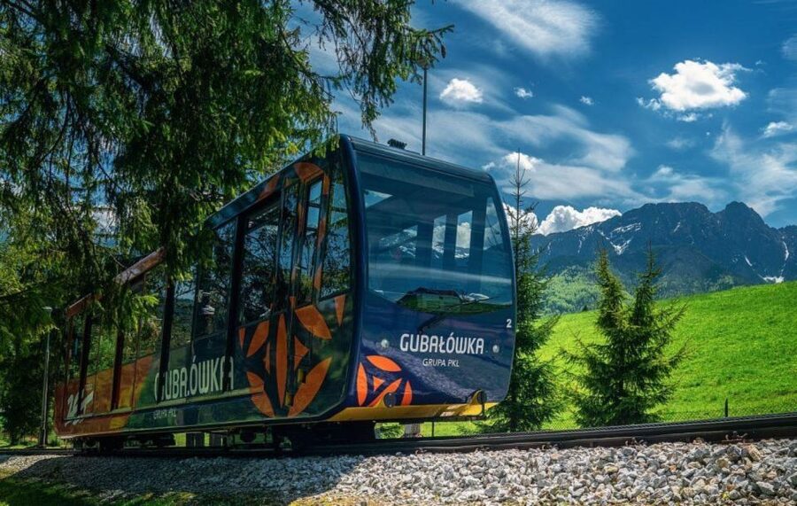 Krakow : Zakopane Tour + Thermal Pools with Hotel Pickup - Three hours around Krupówki Street