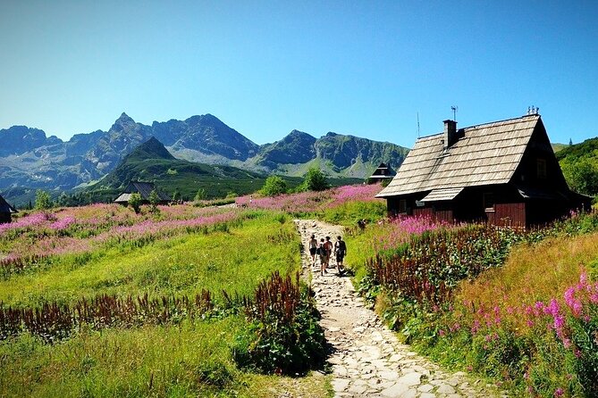 Krakow: Zakopane with Thermal Baths, Cable Car & Hotel Pickup - Riding the funicular up Gubałówka