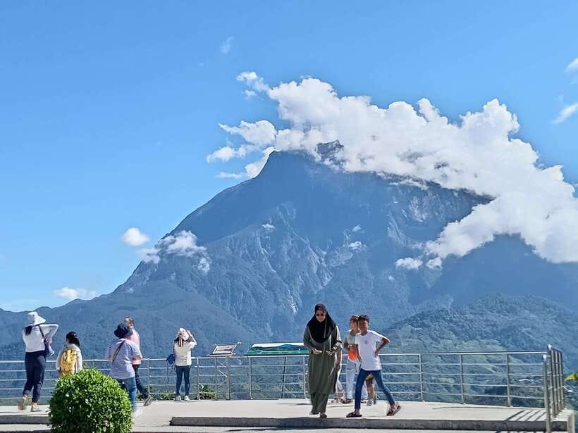 Kundasang : Poring Hot Spring + Desa & Meal Shared Tour - Nabalu Market gives you 30 minutes to browse