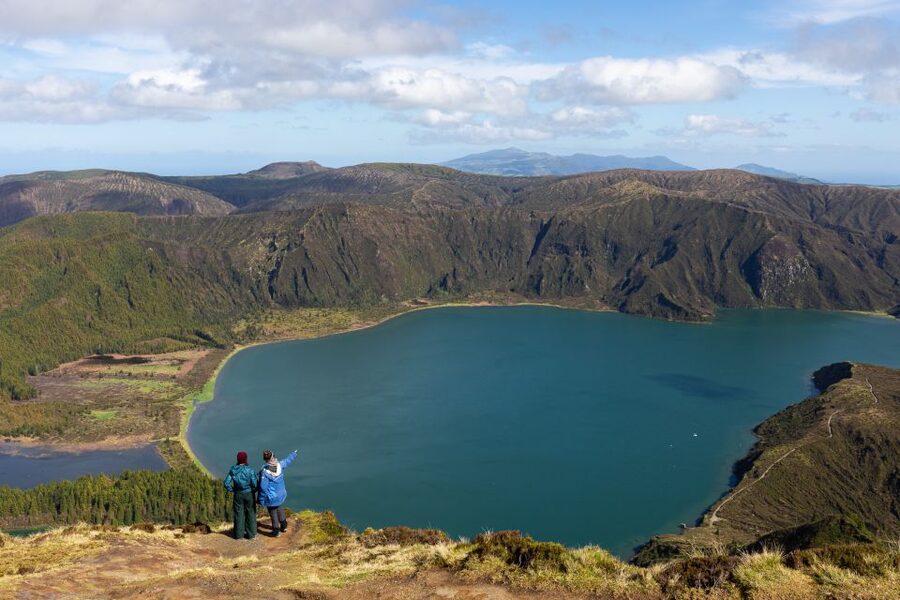 Lagoa do Fogo: Biologist-guided Volcano e-Tour +Hot Springs - Caldeira Velha: warm water in a volcanic setting