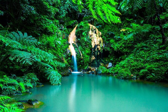Lagoa do Fogo Volcano and Caldeira Velha Hot Springs - Caldeira Velha as the day’s warm finish