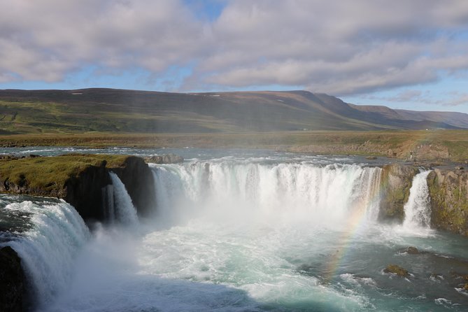 Lake Mývatn and Powerful Dettifoss Day Tour from Akureyri - What the $408.50 price really buys