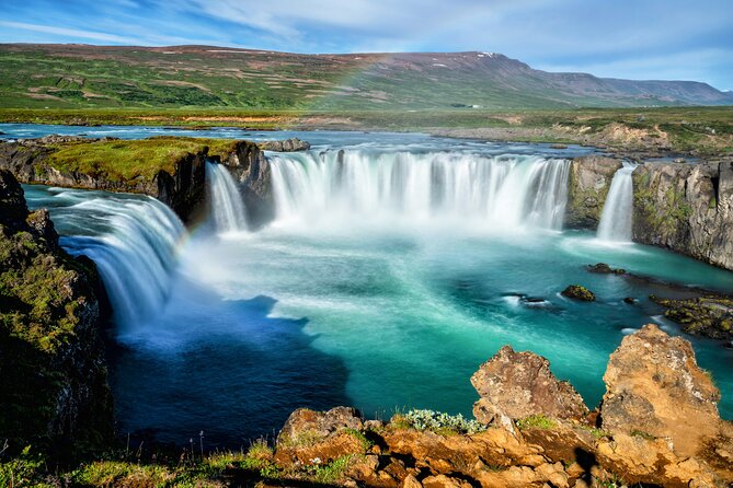 Lake Myvatn, Hot-Springs & Godafoss Waterfall Tour from Akureyri - Lake Mývatn and the Skútustaðir pseudo-craters
