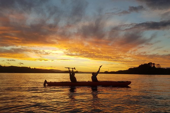 Lake Rotoiti Evening Kayak Tour including Hot Springs, Glowworm Caves and BBQ Dinner - Lake Rotoiti, local stories, and the first paddle