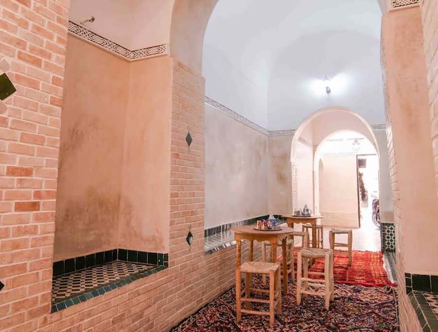 Marrakech: Authentic Moroccan Hammam Experience in Mouassine - What communication is like inside