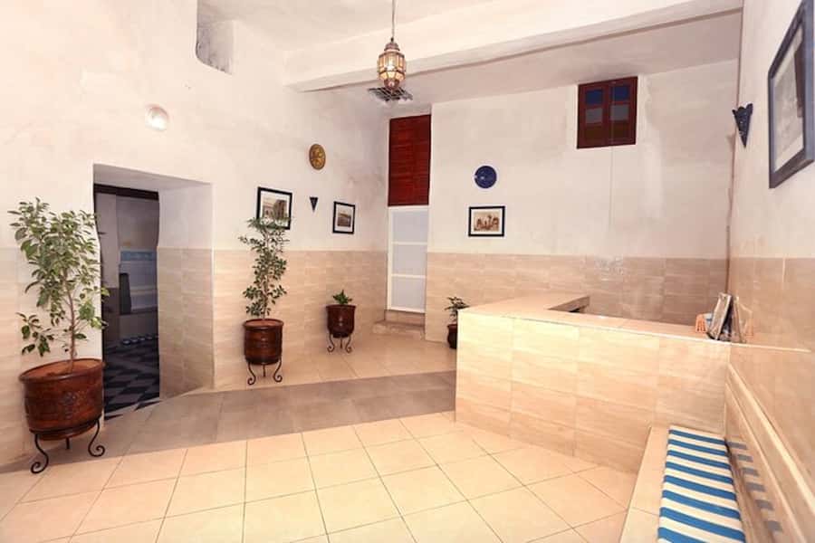 Marrakech: Authentic Moroccan Hammam Experience in Mouassine - Adding a massage after the scrub