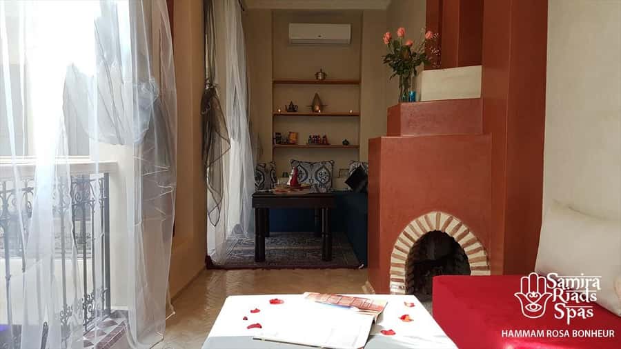 Marrakech : Traditional Royal Ritual Hammam Experience - Mint tea, a shower, and a small Moroccan farewell