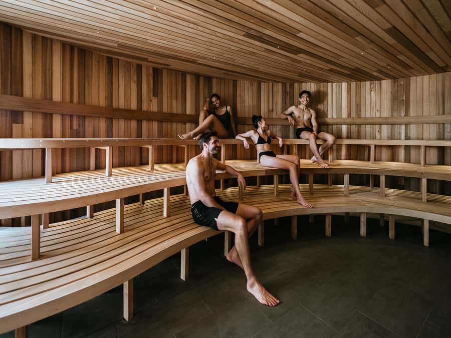 Melbourne: Peninsula Hot Springs Early Bathing & Scenic Tour - The colourful beach boxes