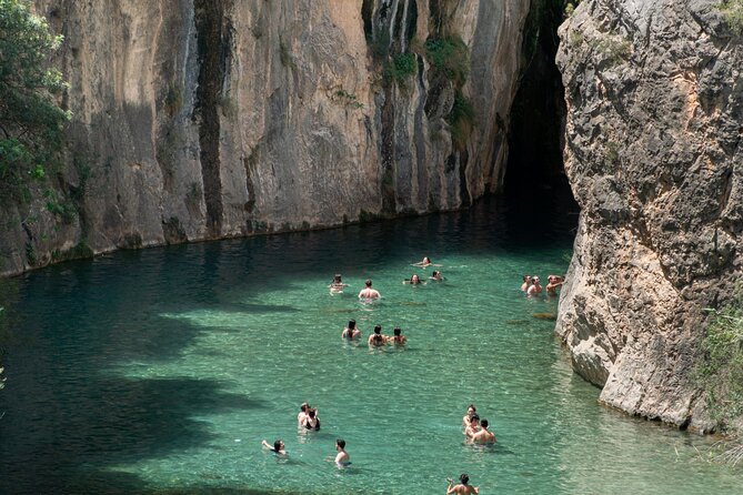Montanejos Hiking Tour & Thermal Pools from Valencia - What to pack for the coach, hike, and swim