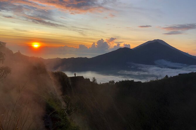 Mount Batur Sunrise Hike And Natural Hot Spring - Sunrise breakfast at the summit