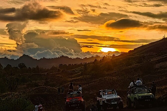 Mount Batur Sunrise Jeep Tour with Hot Springs and Waterfall - What the private format really gives you