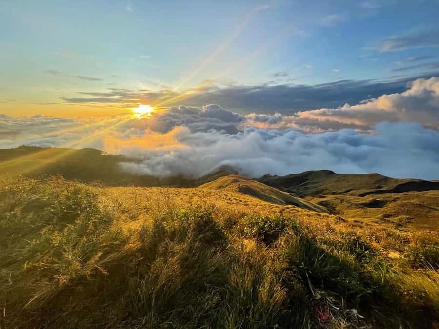 mount rinjani 3D/2N summit,lake.hot spring and crater rim - Day two: summit sunrise, lake water, and the hot spring