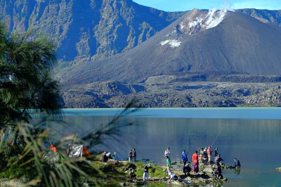 Mount Rinjani: 3D/2N Trekking to Summit, Lake and Hot Spring - Day two: Segara Anak Lake and the natural hot spring
