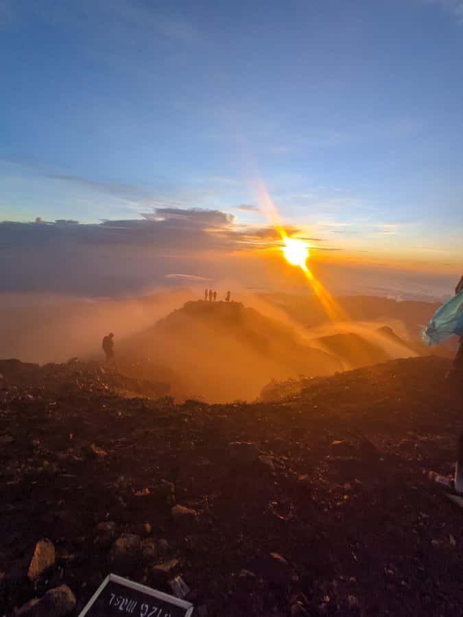 Mount Rinjani: 3D/2N Trekking to Summit, Lake and Hot Spring - Practical ways to make the trek easier