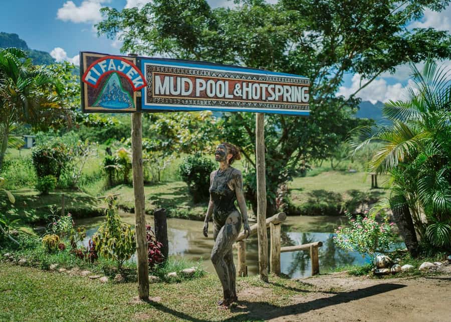 Nadi: Garden Village Hot Spring & Temple Highlights Tour - Namaka Market and Fiji’s everyday produce