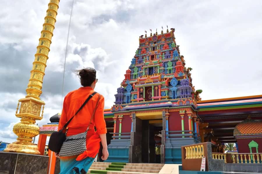 Nadi: Garden Village Hot Spring & Temple Highlights Tour - Tappoo shopping and the question of value