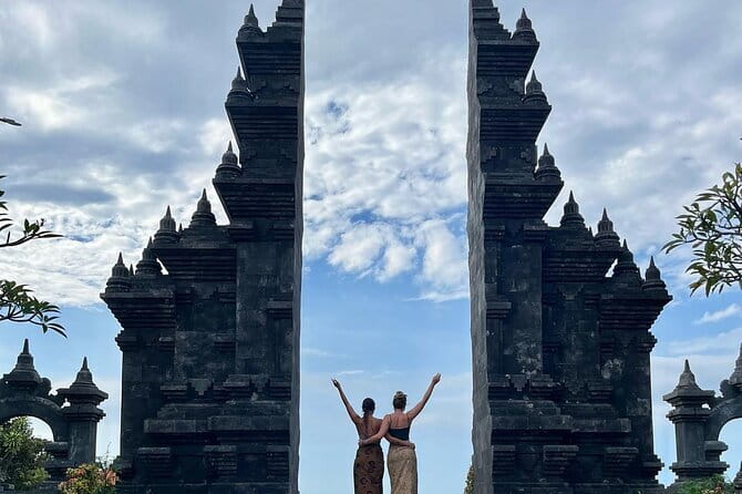 North Bali highlights: Buddhist temple, Waterfall & hot spring - Key points to know before booking