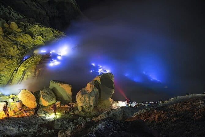 North Bali highlights: Buddhist temple, Waterfall & hot spring - How to prepare for the 8 to 9-hour outing
