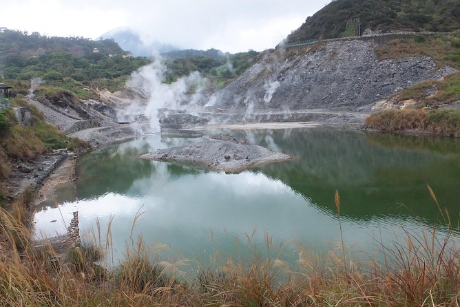 One-day Yangmingshan NP Beitou Hot Spring Park and Tamsui Tour Package - Why this route works from Taipei