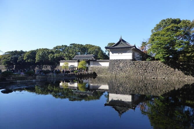 Onsen Spa in Tokyo and Asakusa Bar Hopping with Local Guide - Eating and drinking on Hoppy Street
